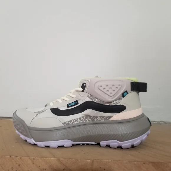 🔥NEW! Vans MTE Crosspath Mid Beige and Green Sneakers Womens Sz 6 - Picture 6 of 9